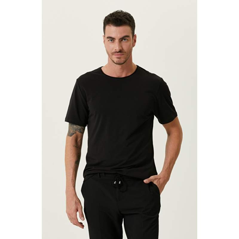 Black T-shirt