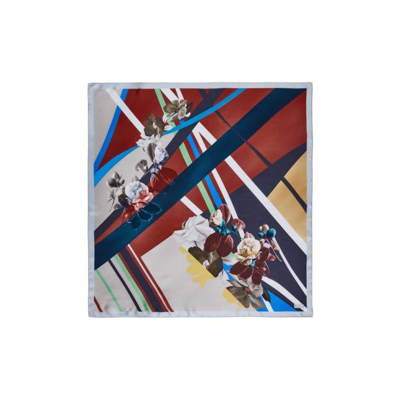 VAKKO FLORAL PATTERNED SILK SCARF VAKKO FLORAL PATTERNED SILK SCARF