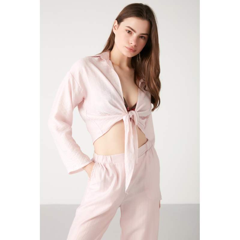 Berry Tie Shirt Collar Crop