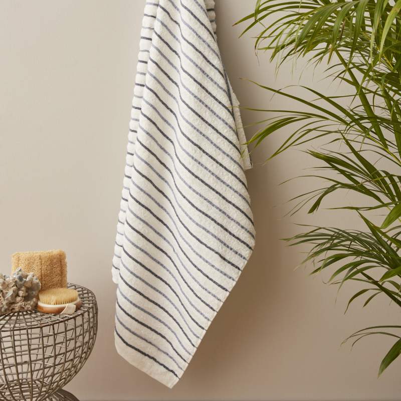 Karaca Home Young Denim Blue Striped 100% Cotton Bath Towel 85x150 cm White Karaca Home Young Denim Blue Striped 100% Cotton Bath Towel 85x150 cm White