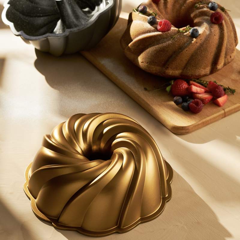 Emsan New Intricate Cake Mold 24 cm Gold