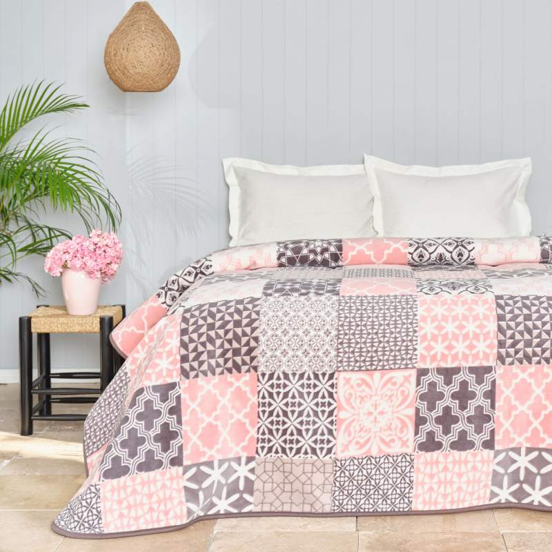 Karaca Home Calve Pink Double Spanish Blanket Karaca Home Calve Pink Double Spanish Blanket