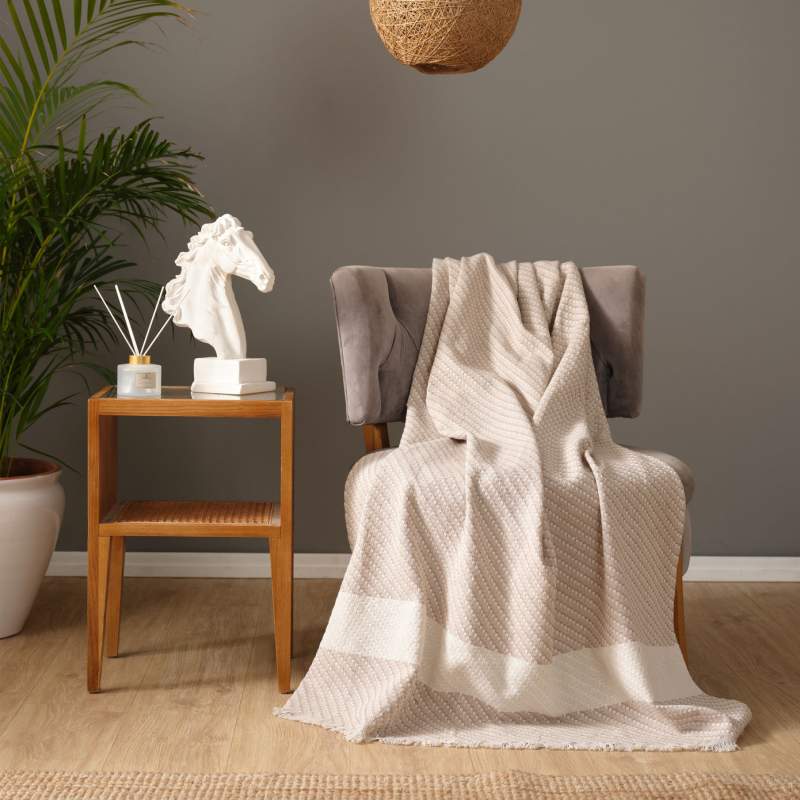Karaca Home Wilma Beige Throw Blanket 130x170 cm Karaca Home Wilma Beige Throw Blanket 130x170 cm